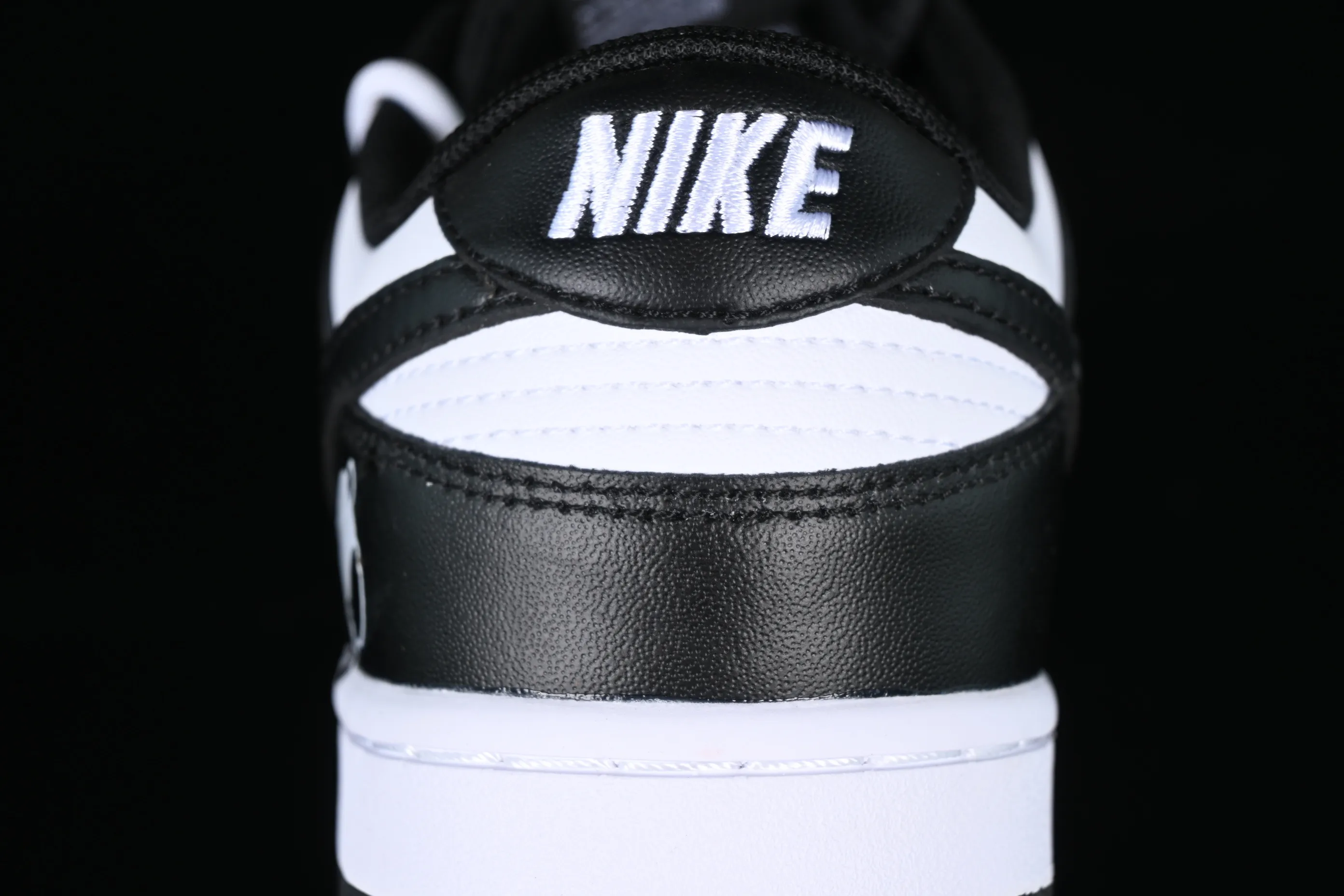 All Categories Nk SB Dunk Series Nk SB Dunk Low Low-top sneakers Nk Dunk Low Black and White Panda Customized version of deconstructed strap casual sneakers DD1391-100